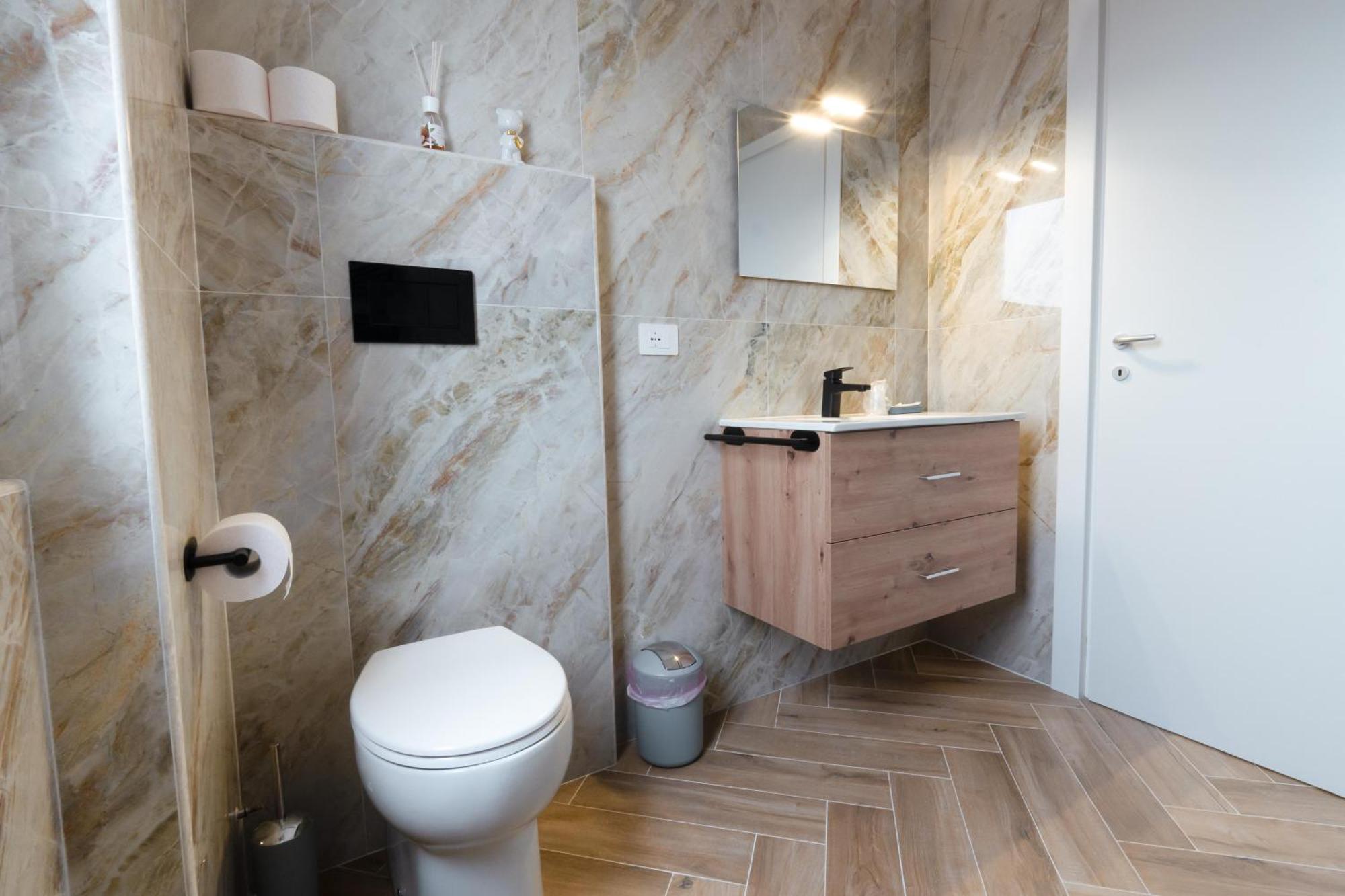 Real Estate Dream Apartment *